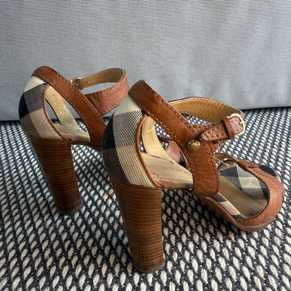 Burberry Brown Leather Sandals | Size 40 | Plaid Footbed | Designer Heels - Picture 4 of 7